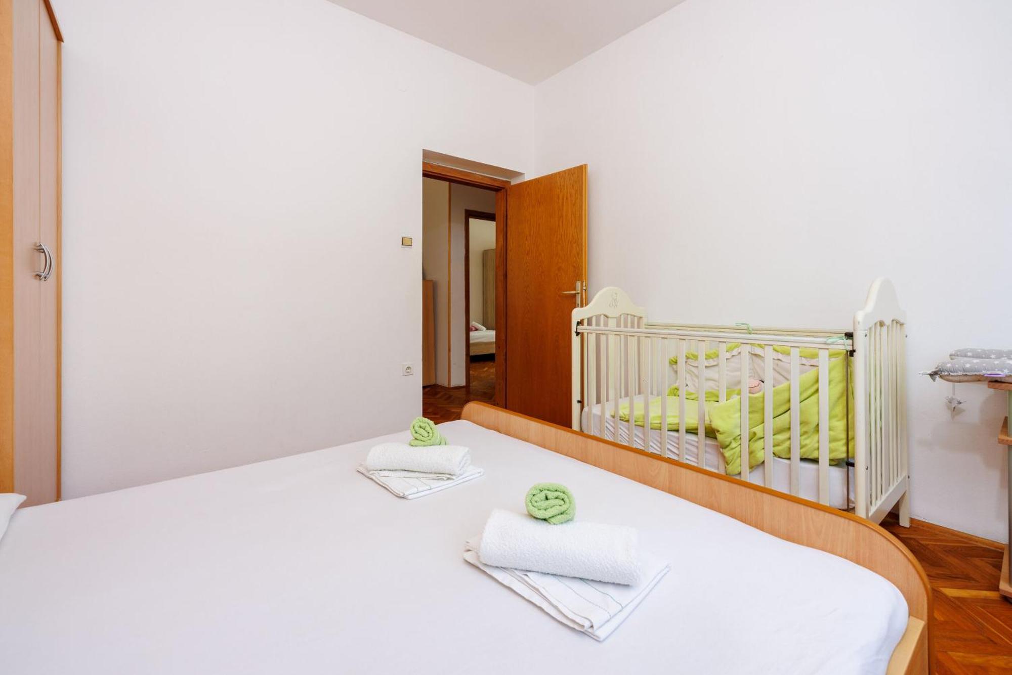 Apartments Davorka Crikvenica Eksteriør bilde